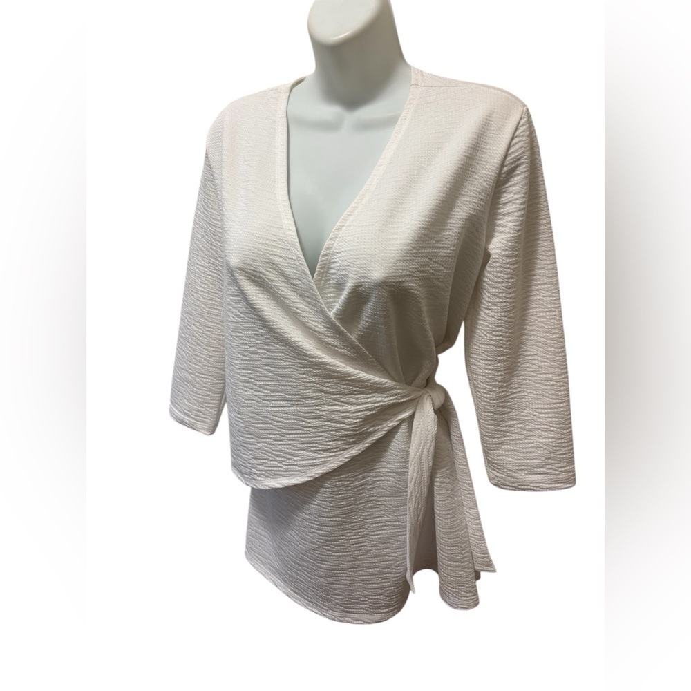 Clara Sun Woo Side Tie Wrap Tunic Top Sz M White Crinkle 3/4 Sleeve Top Stretch